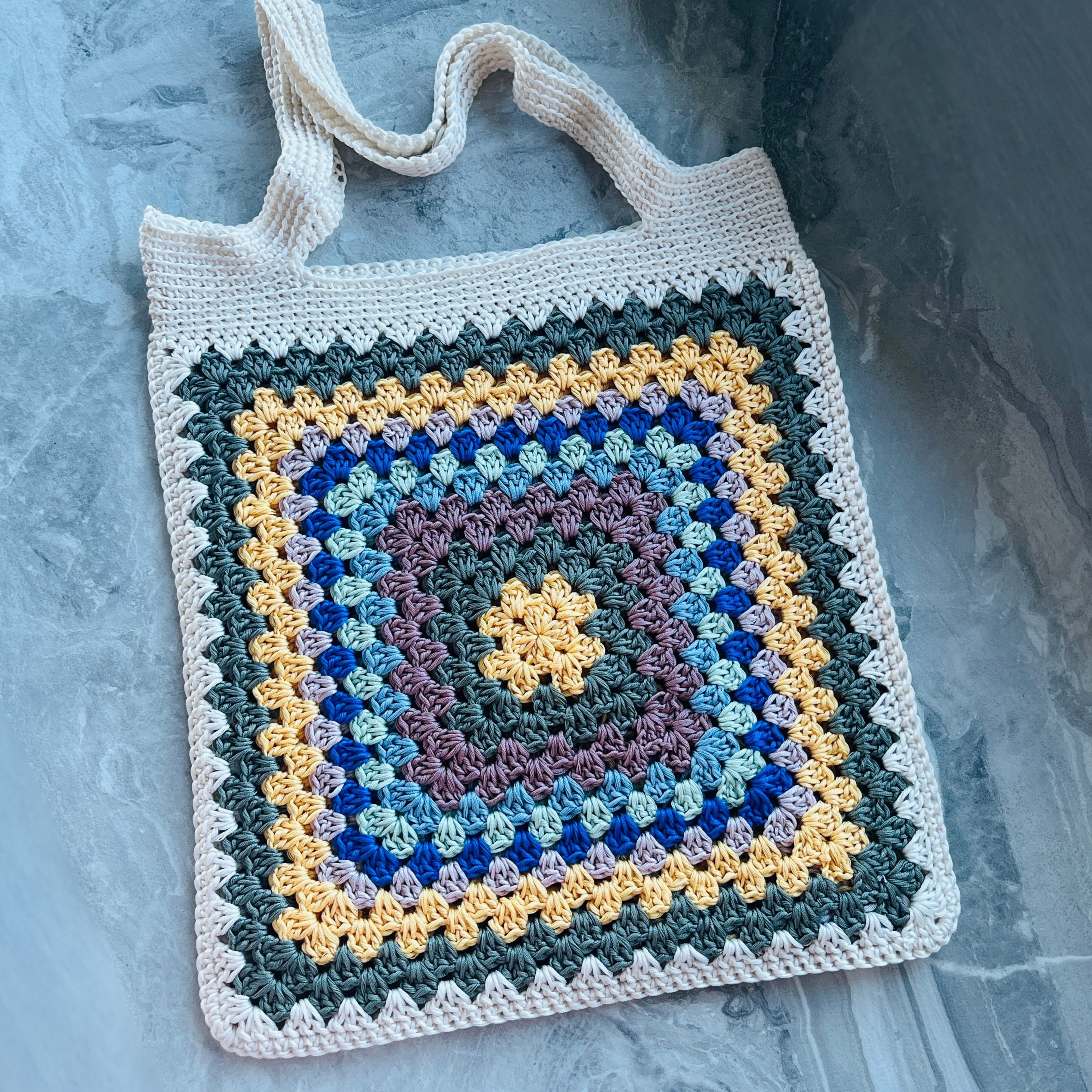 Colorful Granny Square Tote Bag Crochet Pattern – Market Style Handbag (PDF Download)