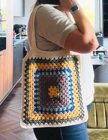 Colorful Granny Square Tote Bag Crochet Pattern – Market Style Handbag (PDF Download)